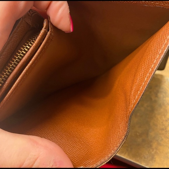 SOLD!!! Authentic Louis Vuitton Porte Monnaie Billets Tresor Wallet in EUC! - Picture 9 of 12